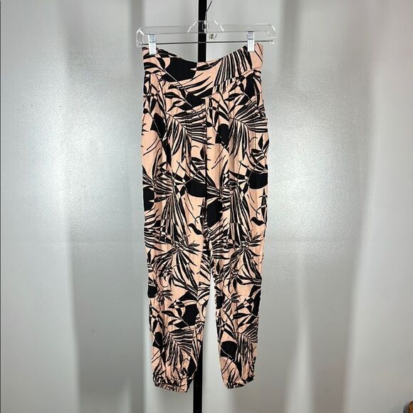 Wild Fable Tropical Print Black Ankle Pants with Wide-Leg Design - Picture 1 of 7